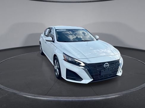 Used 2023 Nissan Altima 2.5 S FWD image 12