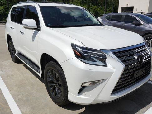 Used 2023 Lexus GX 460 Premium w/ Premium Package AWD/4WD image 3