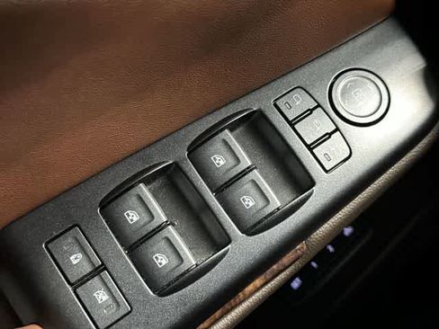 Used 2018 Chevrolet Tahoe Premier RWD image 20