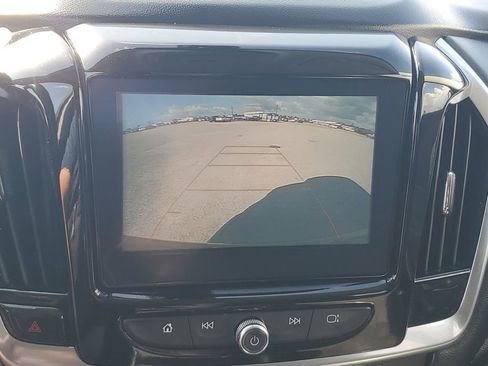Used 2019 Chevrolet Traverse LT image 17
