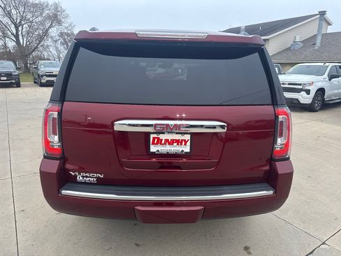 Used 2018 GMC Yukon Denali image 4