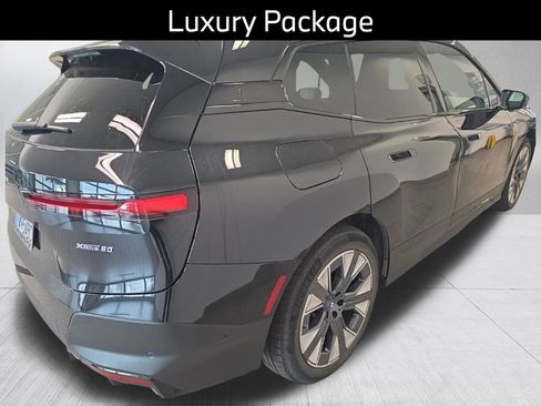 Used 2024 BMW iX xDrive50 w/ Premium Package AWD/4WD image 7