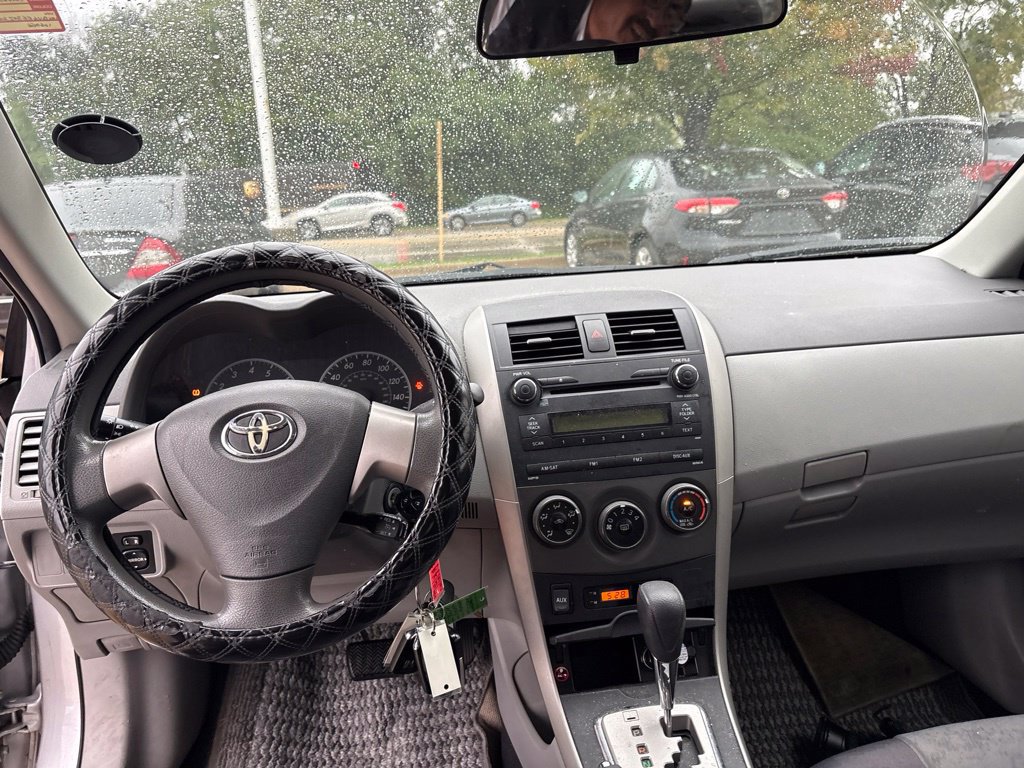 Used 2010 Toyota Corolla LE FWD image 18