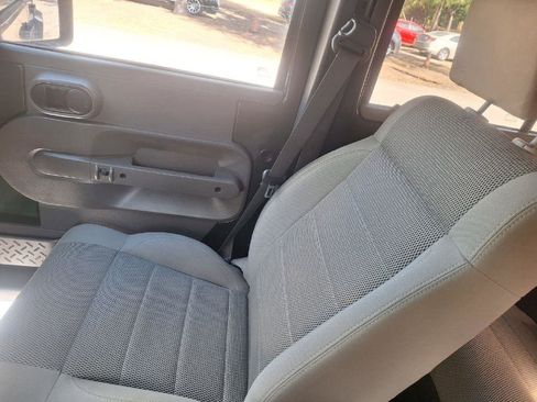 Used 2007 Jeep Wrangler Unlimited Sahara AWD/4WD image 23
