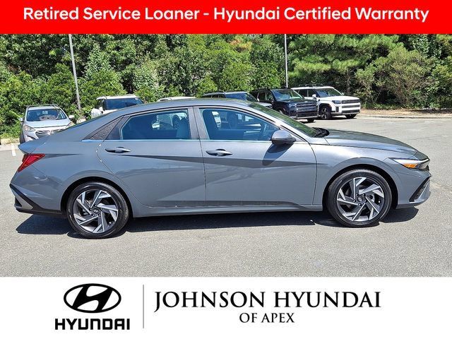 Used 2025 Hyundai Elantra Limited w/ Cargo Package FWD image 27