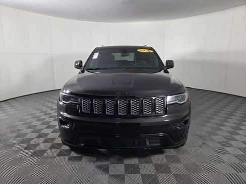 Used 2020 Jeep Grand Cherokee Altitude RWD image 3
