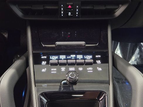 Certified 2026 Porsche Cayenne Coupe AWD/4WD image 22