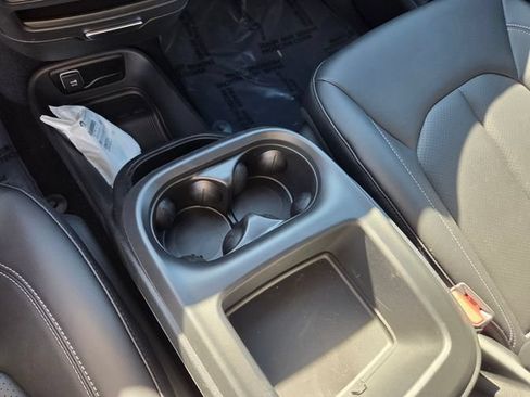 New 2026 Chrysler Pacifica Select FWD image 23