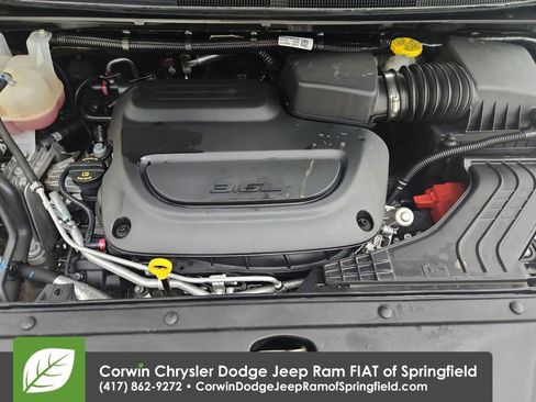 Certified 2025 Chrysler Pacifica Select image 35