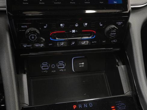Used 2024 Jeep Grand Cherokee Overland w/ Adv Protech Group III AWD/4WD image 38