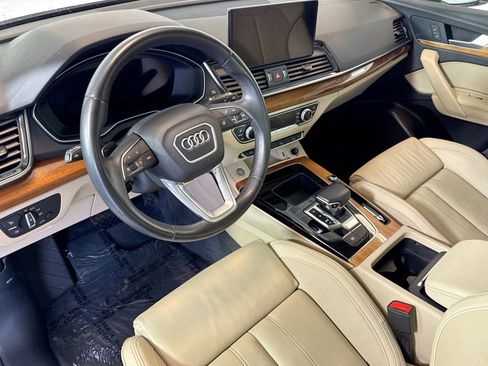 Used 2022 Audi Q5 e Premium Plus w/ Premium Plus Package image 9