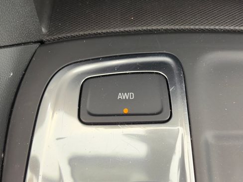 Used 2024 Chevrolet Equinox LT AWD/4WD image 25
