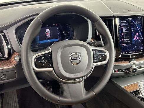 Certified 2023 Volvo XC60 B6 Ultimate w/ Protection Package Premier image 13