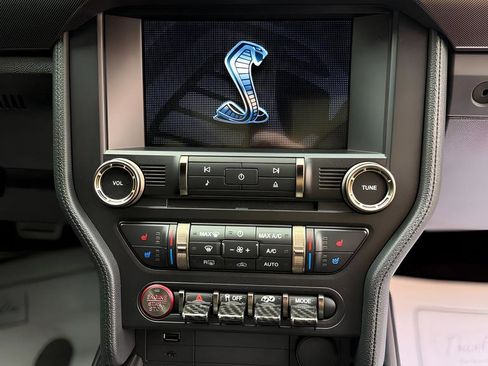 Used 2022 Ford Mustang Shelby GT500 w/ Technology Package image 18