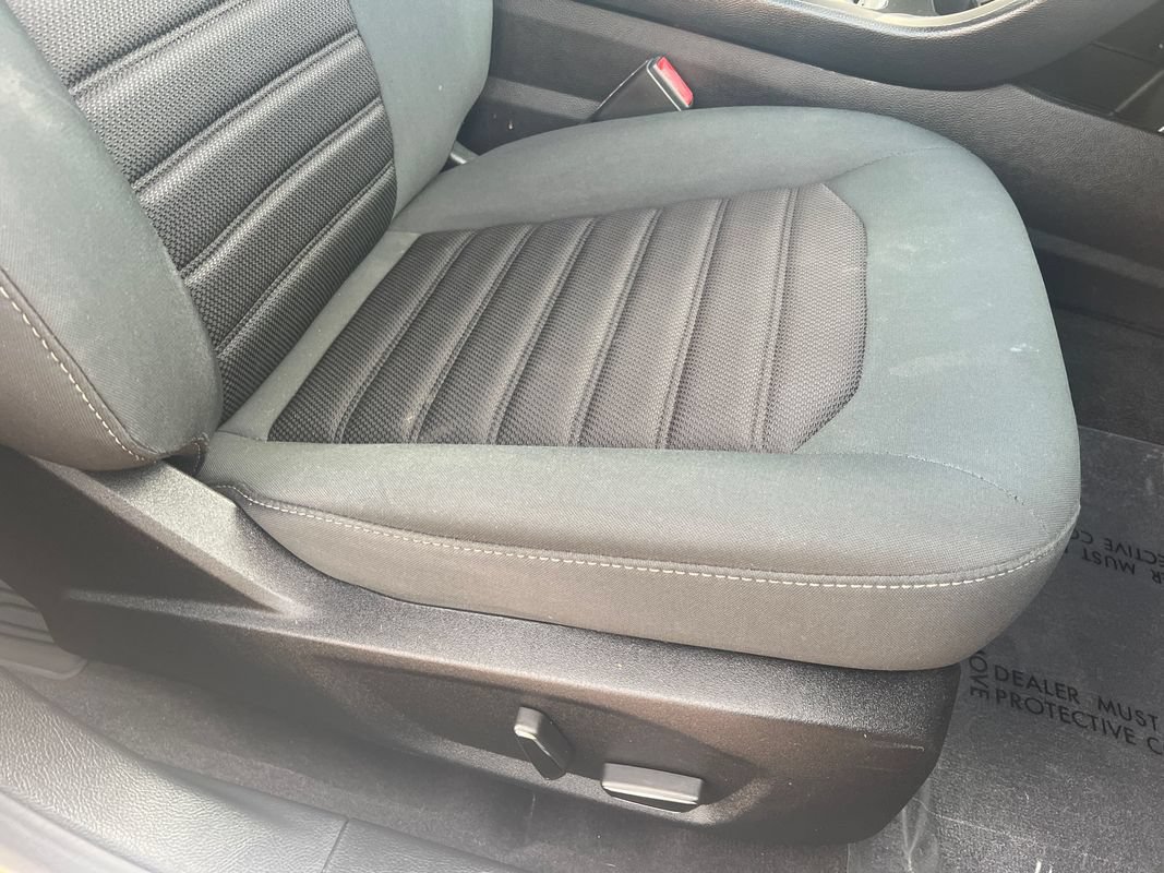 Used 2019 Ford Fusion SE FWD image 15