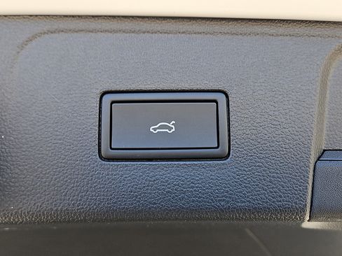 New 2026 Volkswagen Atlas SEL Premium R-Line image 9