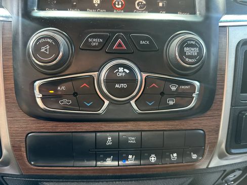 Used 2017 RAM 1500 Laramie RWD image 34