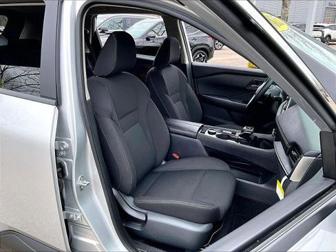 Used 2025 Nissan Rogue S AWD/4WD image 11