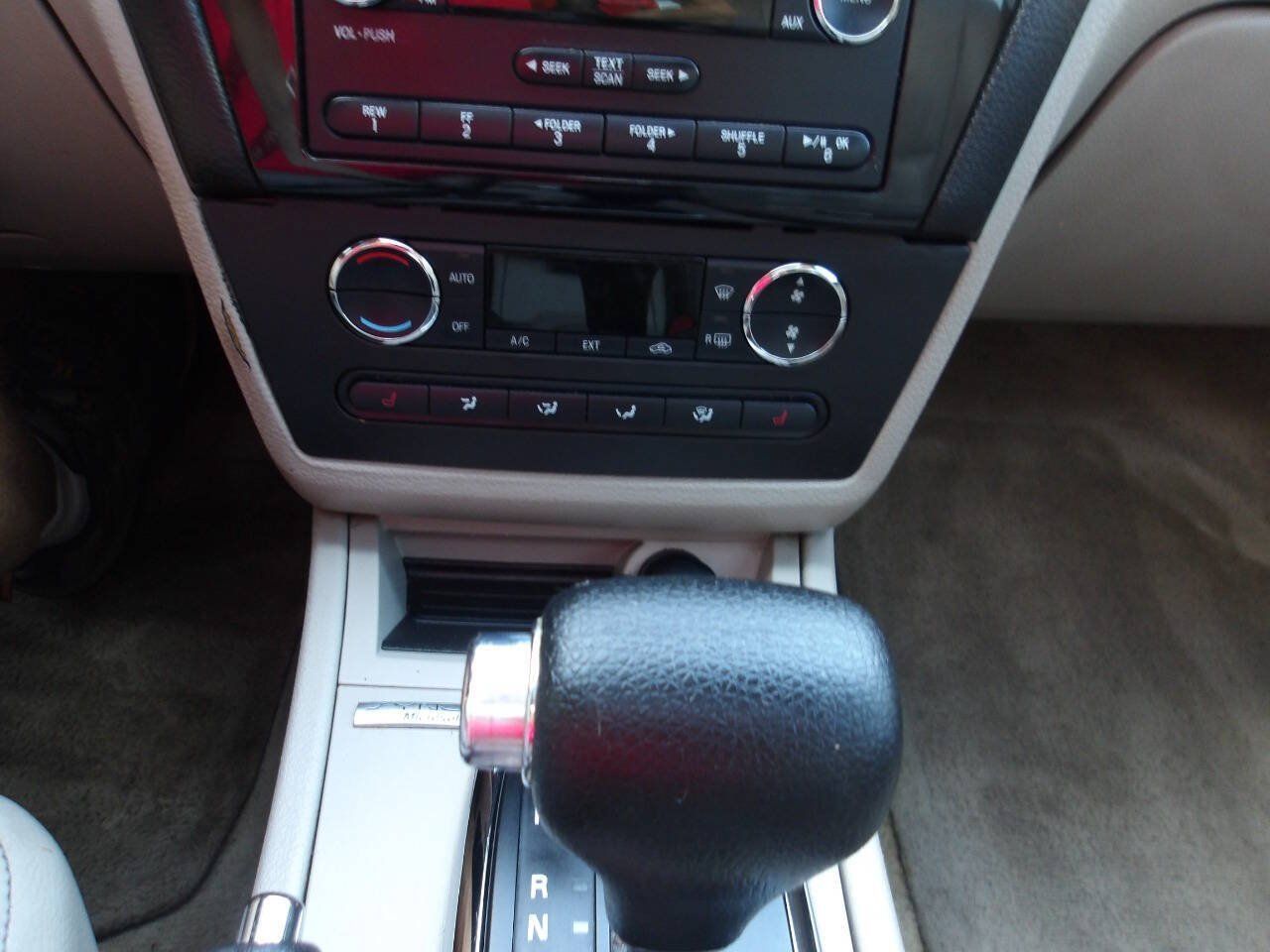 Used 2008 Ford Fusion SEL FWD image 16
