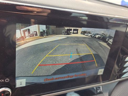 Used 2025 Toyota Camry SE image 21