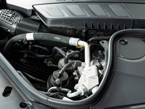 Used 2020 Mercedes-Benz S 560 Sedan image 17