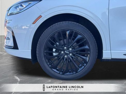Certified 2024 Lincoln Corsair Reserve w/ Jet Appearance Package AWD/4WD image 33
