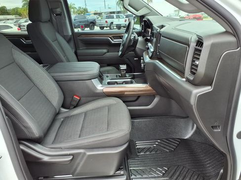 Used 2026 Chevrolet Silverado 1500 LT Trail Boss w/ Convenience Package II AWD/4WD image 13