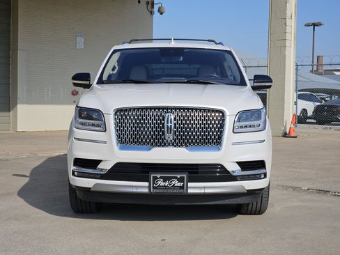 Used 2019 Lincoln Navigator Reserve image 6