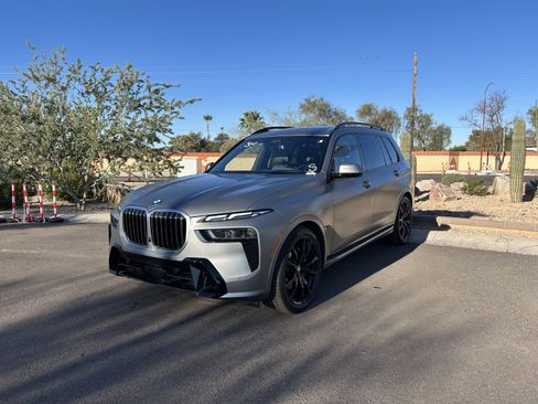 Used 2023 BMW X7 xDrive40i w/ Executive Package image 7
