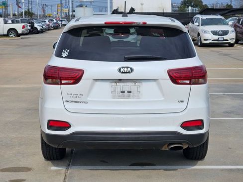 Used 2020 Kia Sorento LX image 6