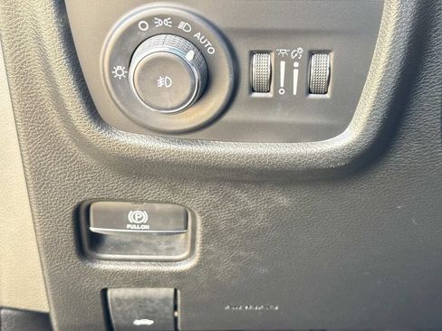 Used 2022 Jeep Grand Cherokee Limited RWD image 23