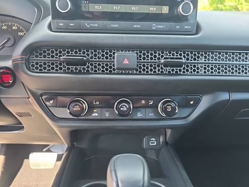 Certified 2025 Honda HR-V Sport image 16