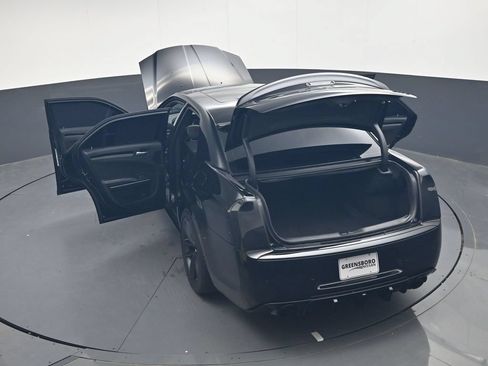 Used 2023 Chrysler 300 C RWD image 43