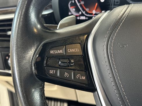 Used 2023 BMW 540i w/ Convenience Package RWD image 25