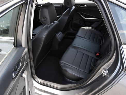 Used 2024 Volkswagen Jetta SE w/ Panoramic Sunroof Package FWD image 12