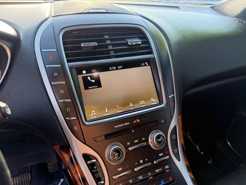 Used 2017 Lincoln MKX Reserve w/ Lincoln MKX Climate Package FWD image 44