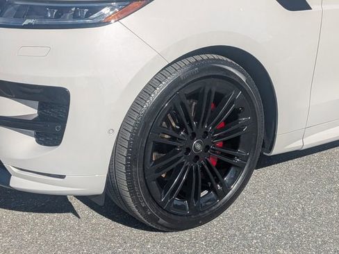 Certified 2025 Land Rover Range Rover Sport Dynamic SE image 10