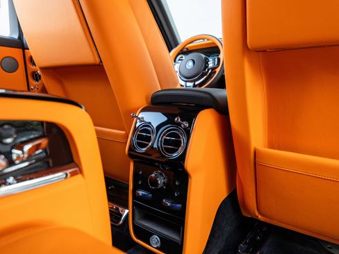 Used 2025 Rolls-Royce Cullinan image 60