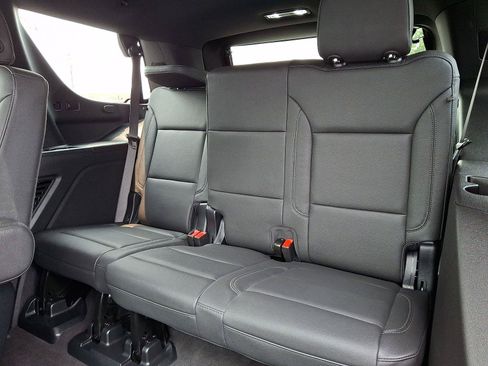 Used 2024 Chevrolet Tahoe LT w/ LT Signature Package AWD/4WD image 13