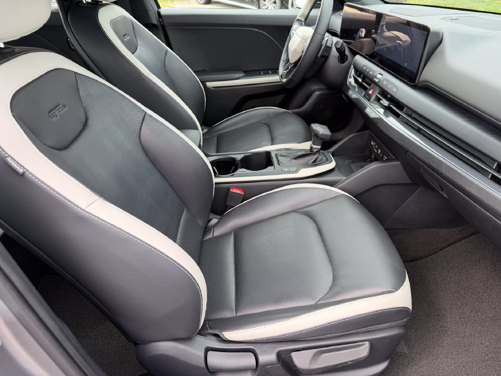 Used 2025 Kia K4 GT-Line w/ GT-Line Premium Package FWD image 16
