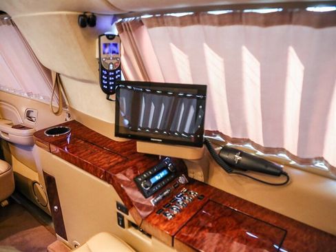 Used 2014 Cadillac Escalade ESV Premium image 23