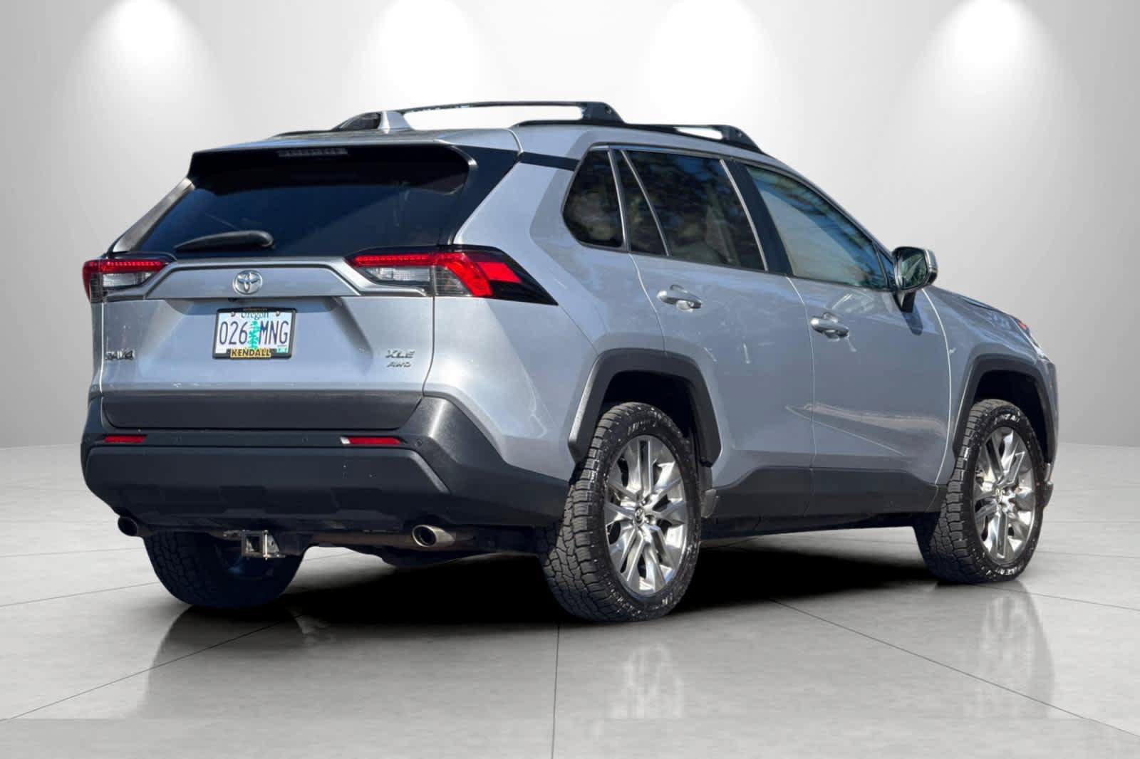 Used 2021 Toyota RAV4 XLE Premium AWD/4WD image 2