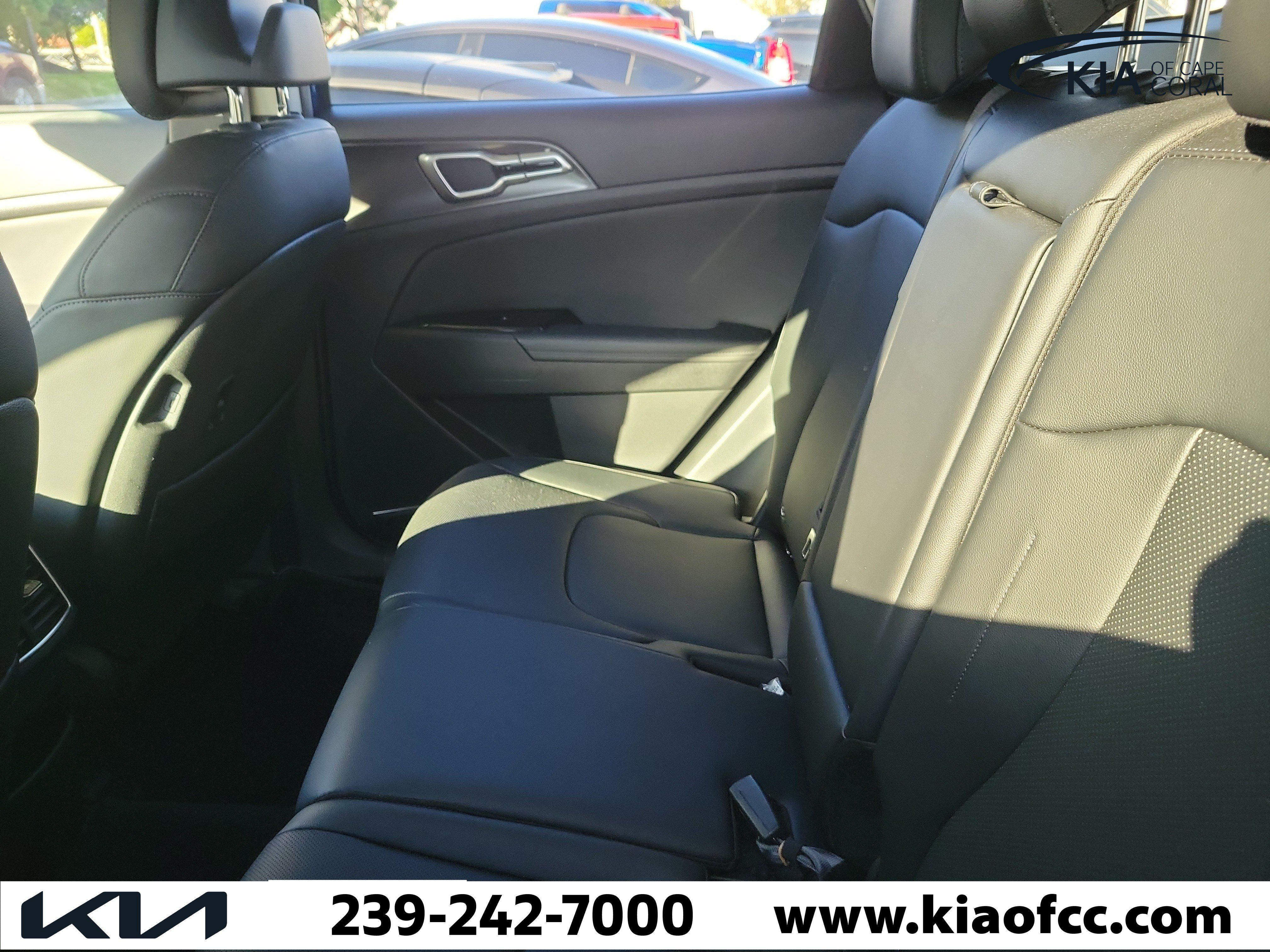 Used 2024 Kia Sportage EX FWD image 10