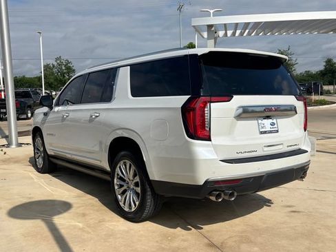 Used 2023 GMC Yukon XL Denali AWD/4WD image 3