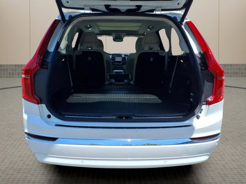 Used 2024 Volvo XC90 T8 Plus w/ Protection Package Premier AWD/4WD image 11
