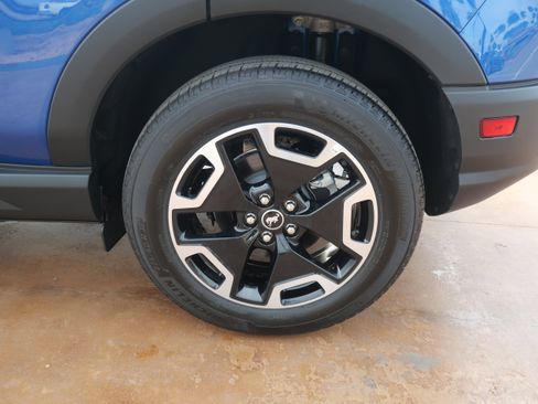 Used 2024 Ford Bronco Sport Outer Banks image 7