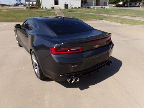 Used 2017 Chevrolet Camaro LT RWD image 26