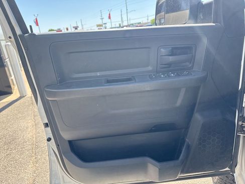 Used 2016 RAM 2500 Tradesman w/ Chrome Appearance Group AWD/4WD image 13