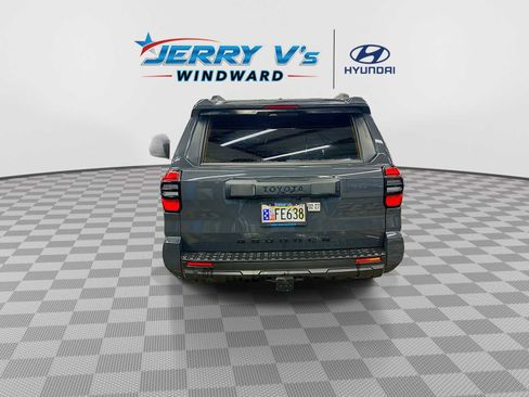 Used 2025 Toyota 4Runner SR5 AWD/4WD image 7