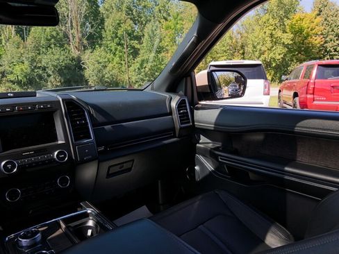 Used 2020 Ford Expedition Limited w/ Equipment Group 302A AWD/4WD image 30